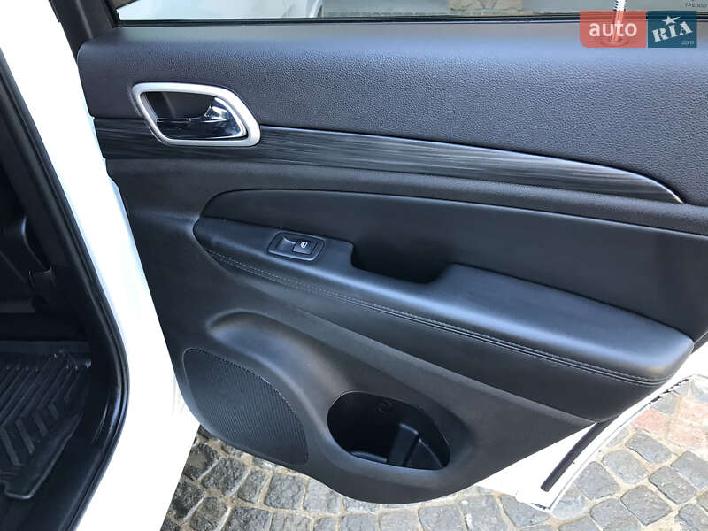 Внедорожник / Кроссовер Jeep Grand Cherokee 2019 в Львове