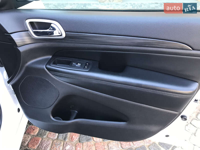 Внедорожник / Кроссовер Jeep Grand Cherokee 2019 в Львове