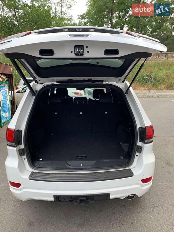 Внедорожник / Кроссовер Jeep Grand Cherokee 2019 в Киеве фото 10 Внедорожник / Кроссовер Jeep Grand Cherokee 2019 в Киеве