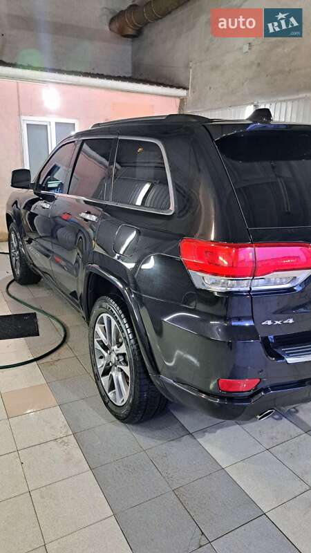Внедорожник / Кроссовер Jeep Grand Cherokee 2017 в Чернигове