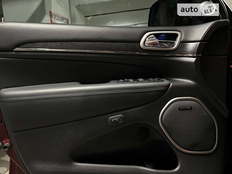 Внедорожник / Кроссовер Jeep Grand Cherokee 2018 в Киеве