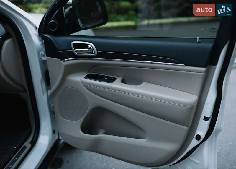 Позашляховик / Кросовер Jeep Grand Cherokee 2018 в Києві