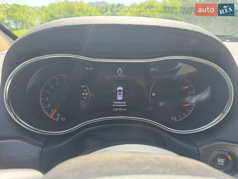 Внедорожник / Кроссовер Jeep Grand Cherokee 2015 в Киеве фото 12 Внедорожник / Кроссовер Jeep Grand Cherokee 2015 в Киеве