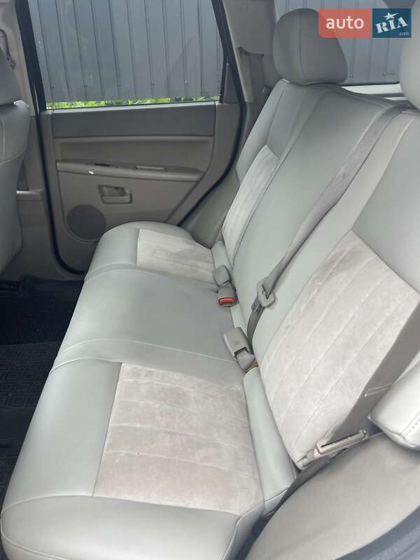 Позашляховик / Кросовер Jeep Grand Cherokee 2004 в Мукачевому