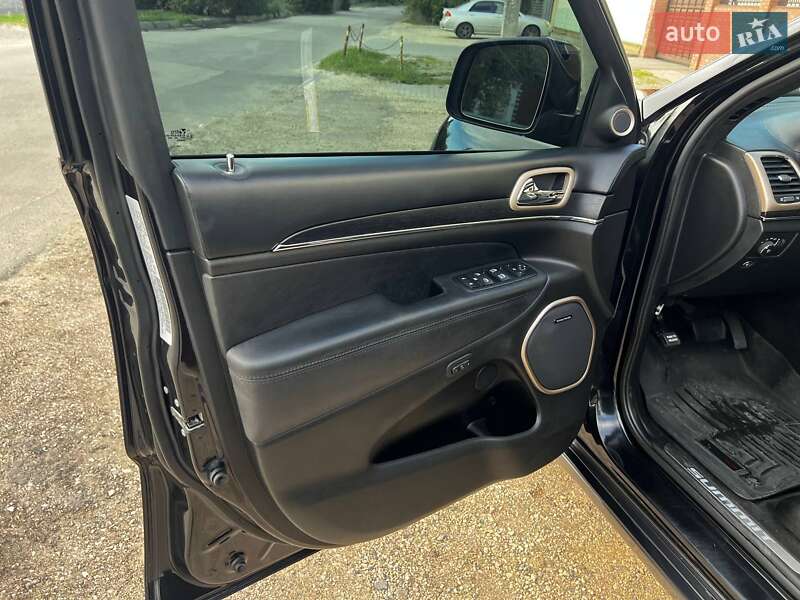 Позашляховик / Кросовер Jeep Grand Cherokee 2015 в Львові