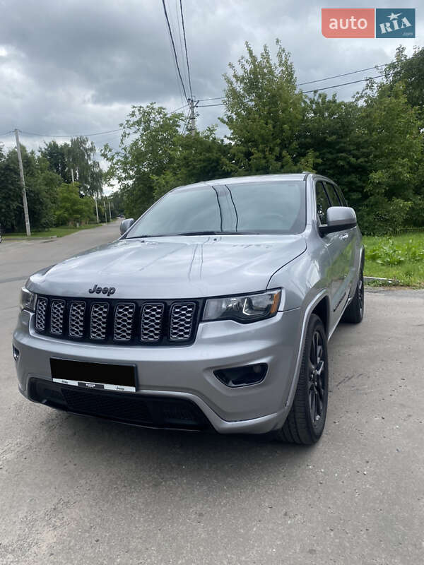 Внедорожник / Кроссовер Jeep Grand Cherokee 2018 в Ровно