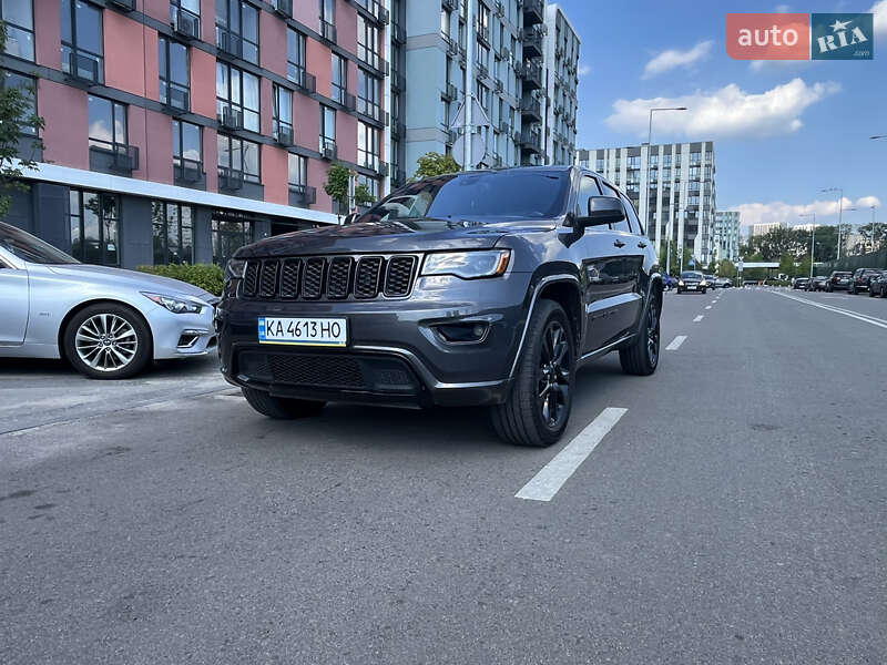 Позашляховик / Кросовер Jeep Grand Cherokee 2017 в Києві