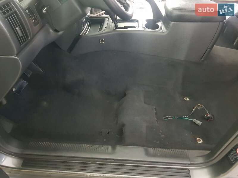 Внедорожник / Кроссовер Jeep Grand Cherokee 2002 в Черновцах