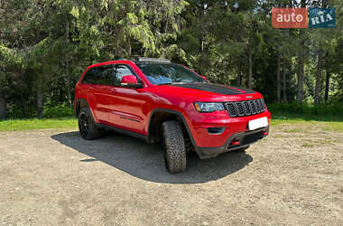 Позашляховик / Кросовер Jeep Grand Cherokee 2018 в 