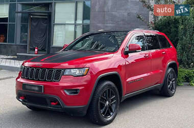 Позашляховик / Кросовер Jeep Grand Cherokee 2018 в 