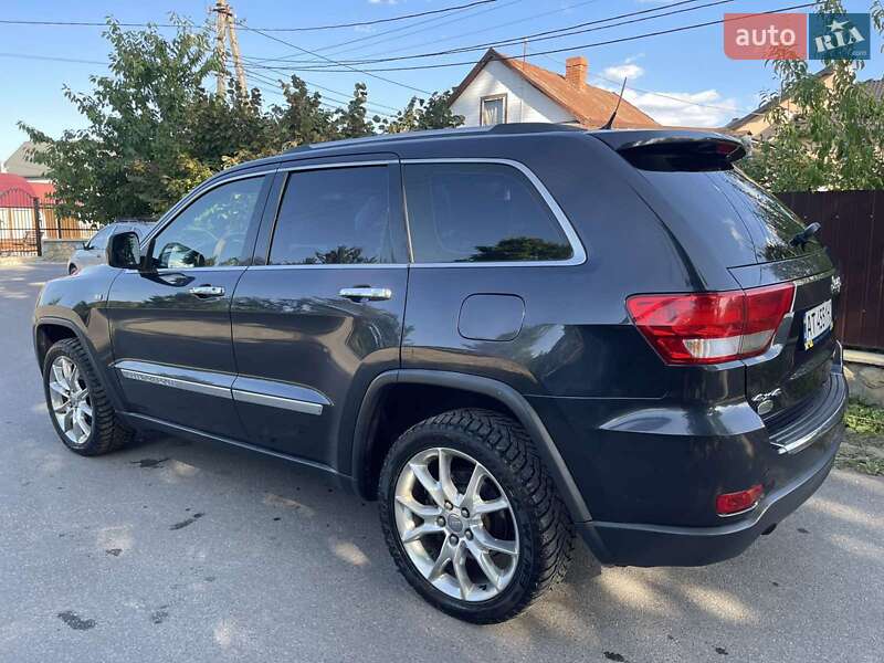Внедорожник / Кроссовер Jeep Grand Cherokee 2012 в 