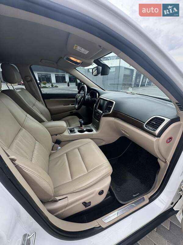 Внедорожник / Кроссовер Jeep Grand Cherokee 2015 в Хусте