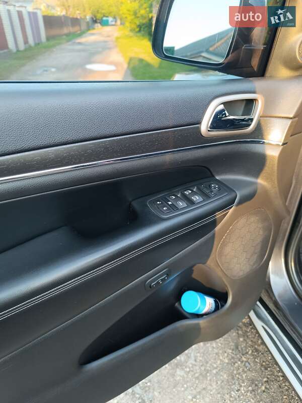 Внедорожник / Кроссовер Jeep Grand Cherokee 2016 в Яготине