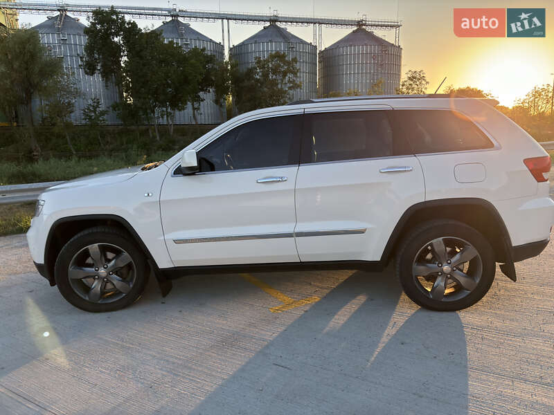 Внедорожник / Кроссовер Jeep Grand Cherokee 2012 в Волочиске