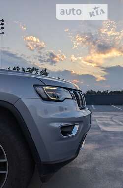 Внедорожник / Кроссовер Jeep Grand Cherokee 2019 в Киеве