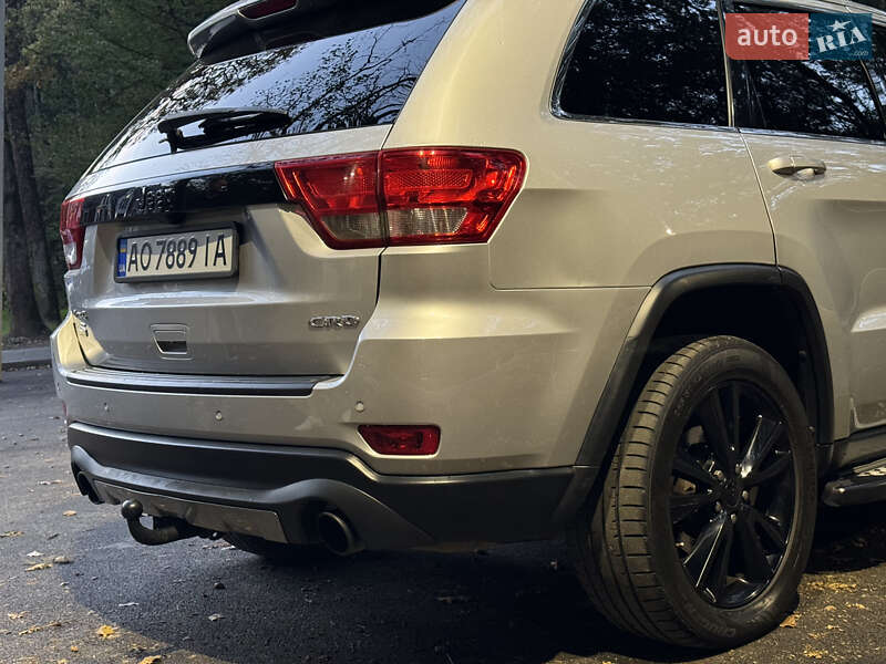 Внедорожник / Кроссовер Jeep Grand Cherokee 2012 в Ужгороде