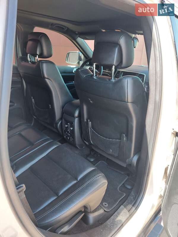 Внедорожник / Кроссовер Jeep Grand Cherokee 2014 в Гайсине