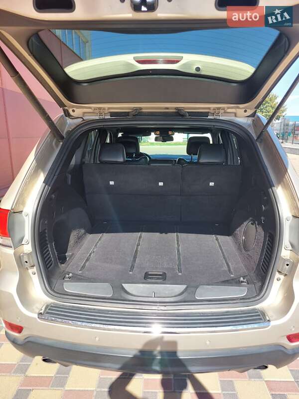 Внедорожник / Кроссовер Jeep Grand Cherokee 2014 в Гайсине