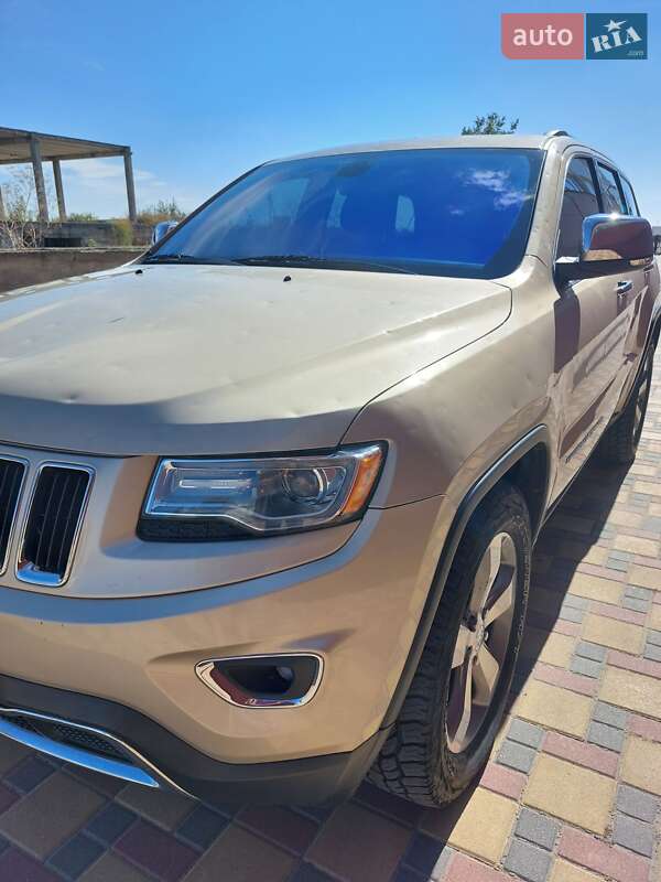 Внедорожник / Кроссовер Jeep Grand Cherokee 2014 в Гайсине