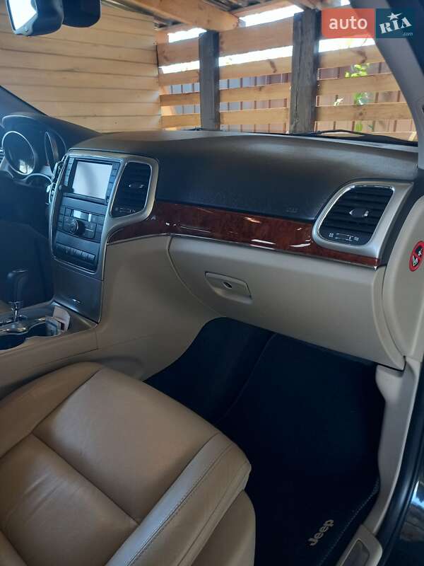 Внедорожник / Кроссовер Jeep Grand Cherokee 2012 в Каменец-Подольском