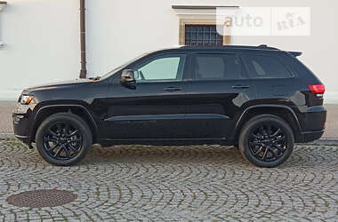 Внедорожник / Кроссовер Jeep Grand Cherokee 2016 в Львове