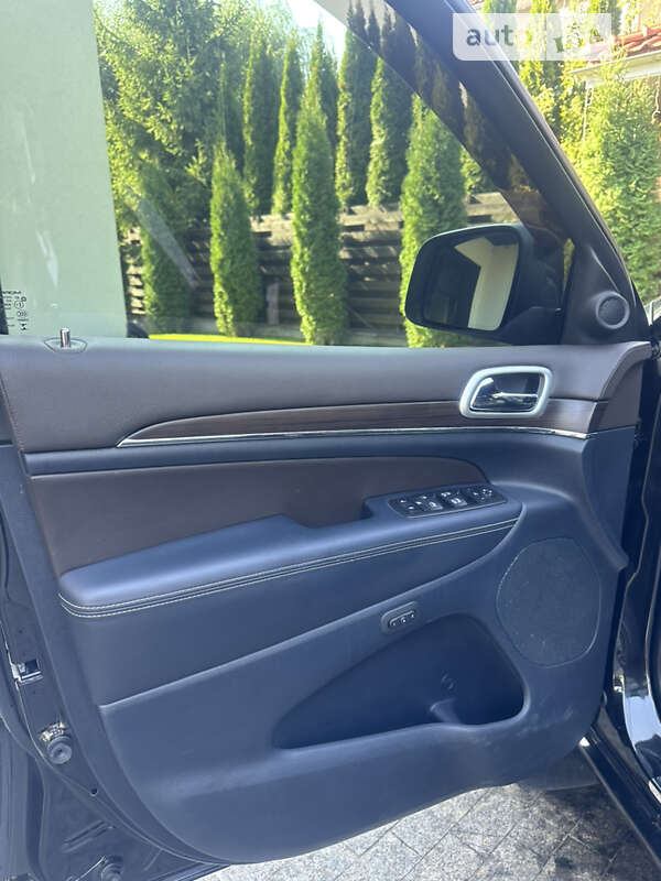 Внедорожник / Кроссовер Jeep Grand Cherokee 2014 в Киеве