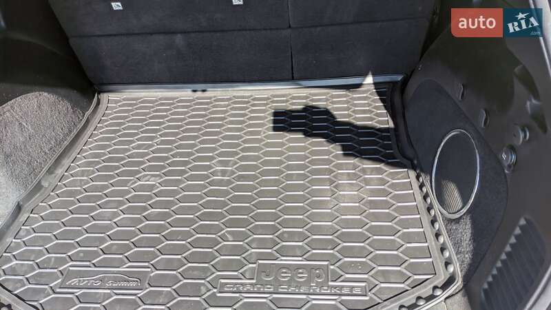 Позашляховик / Кросовер Jeep Grand Cherokee 2020 в Києві