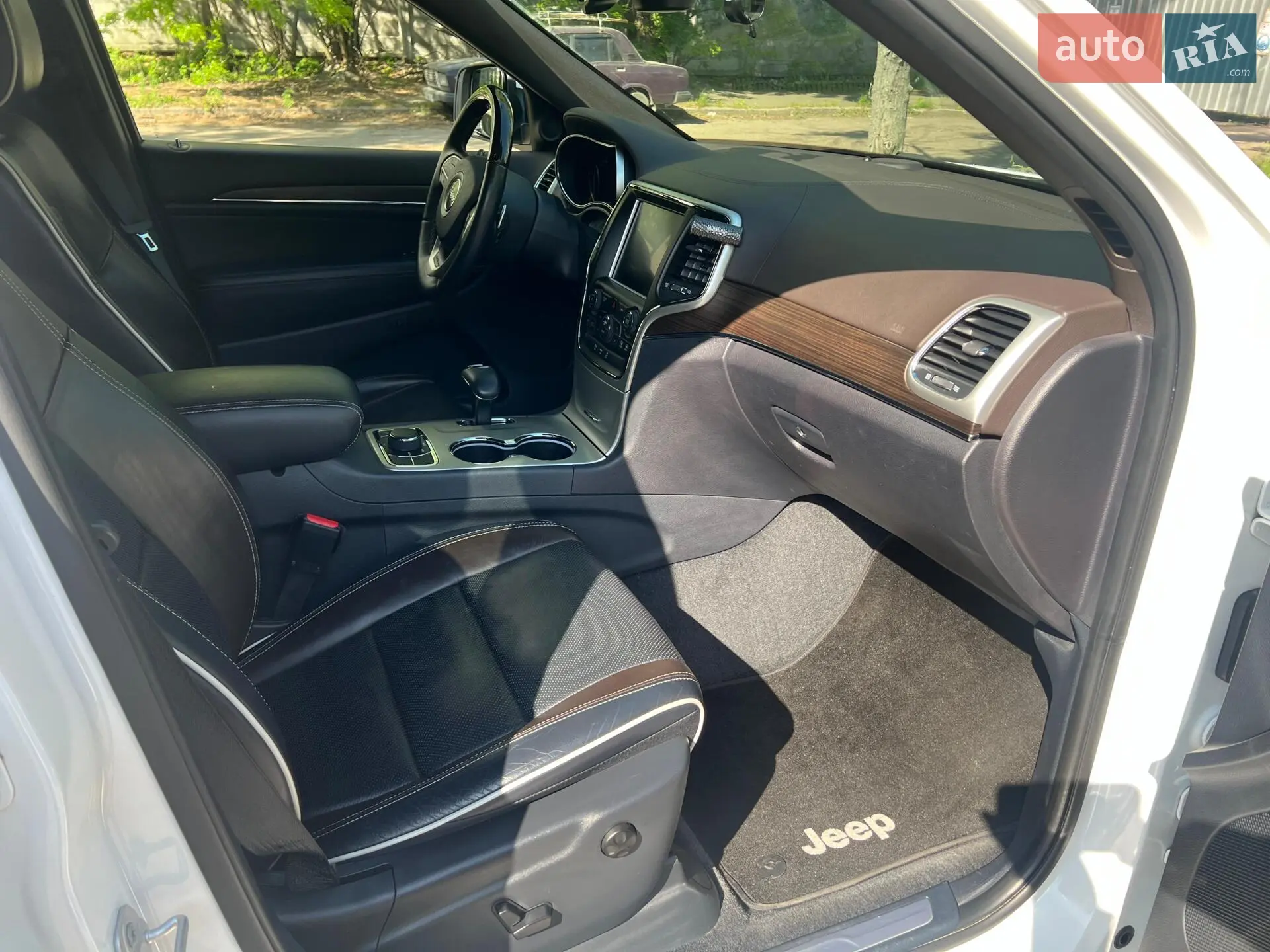 2015 Jeep Grand Cherokee - мініатюра 14
