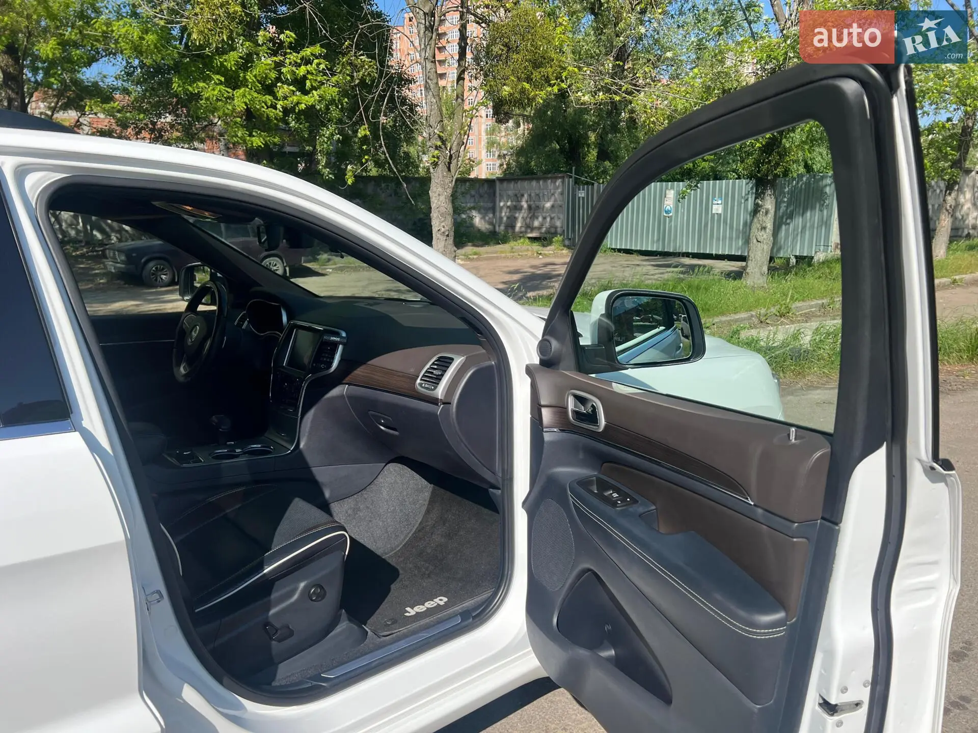 2015 Jeep Grand Cherokee - мініатюра 15