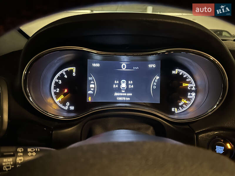 Внедорожник / Кроссовер Jeep Grand Cherokee 2016 в Киеве