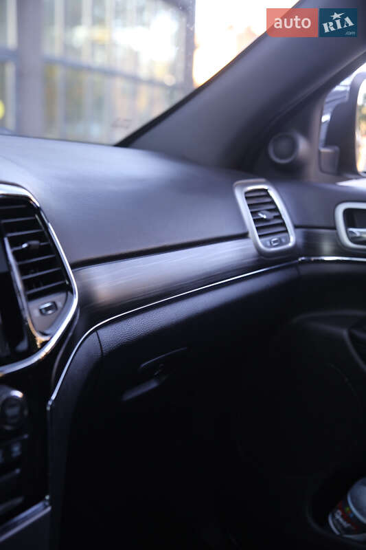 Внедорожник / Кроссовер Jeep Grand Cherokee 2020 в Полтаве