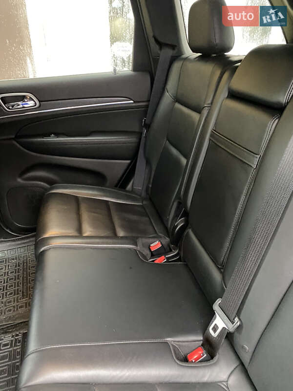 Внедорожник / Кроссовер Jeep Grand Cherokee 2018 в Киеве фото 13 Внедорожник / Кроссовер Jeep Grand Cherokee 2018 в Киеве