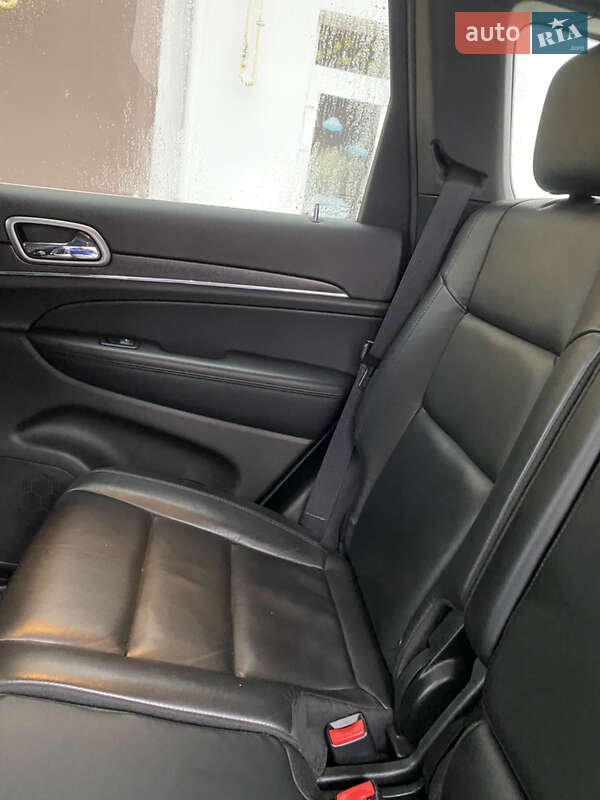 Внедорожник / Кроссовер Jeep Grand Cherokee 2018 в Киеве фото 15 Внедорожник / Кроссовер Jeep Grand Cherokee 2018 в Киеве