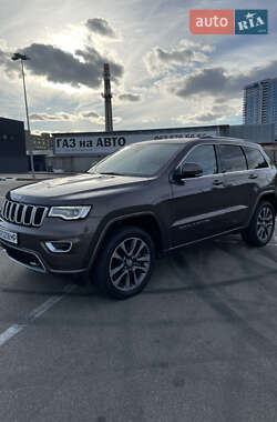Внедорожник / Кроссовер Jeep Grand Cherokee 2017 в 