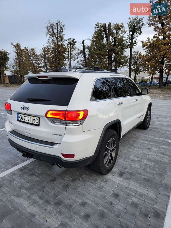 Внедорожник / Кроссовер Jeep Grand Cherokee 2017 в Киеве