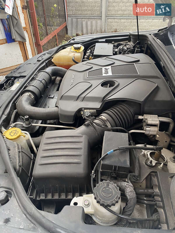 Внедорожник / Кроссовер Jeep Grand Cherokee 2014 в Чернигове