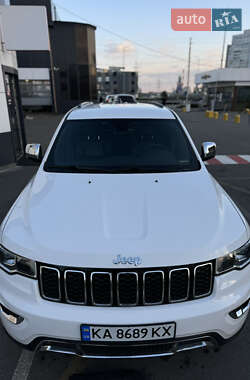 Внедорожник / Кроссовер Jeep Grand Cherokee 2017 в Киеве