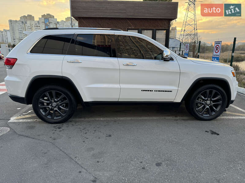 Внедорожник / Кроссовер Jeep Grand Cherokee 2017 в Киеве