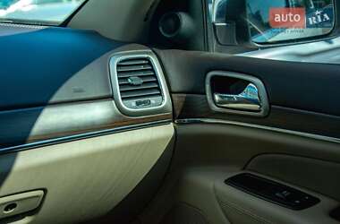 Внедорожник / Кроссовер Jeep Grand Cherokee 2014 в Киеве