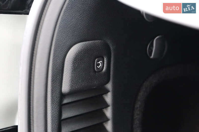 Внедорожник / Кроссовер Jeep Grand Cherokee 2018 в Киеве фото 21 Внедорожник / Кроссовер Jeep Grand Cherokee 2018 в Киеве