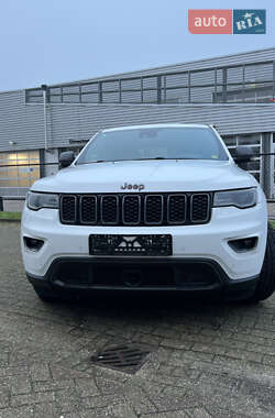 Позашляховик / Кросовер Jeep Grand Cherokee 2017 в 