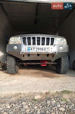 Позашляховик / Кросовер Jeep Grand Cherokee 2001 в 