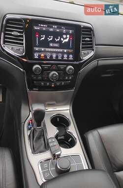 Внедорожник / Кроссовер Jeep Grand Cherokee 2020 в 