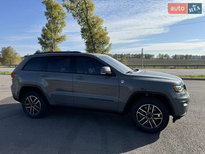 Внедорожник / Кроссовер Jeep Grand Cherokee 2020 в Киеве