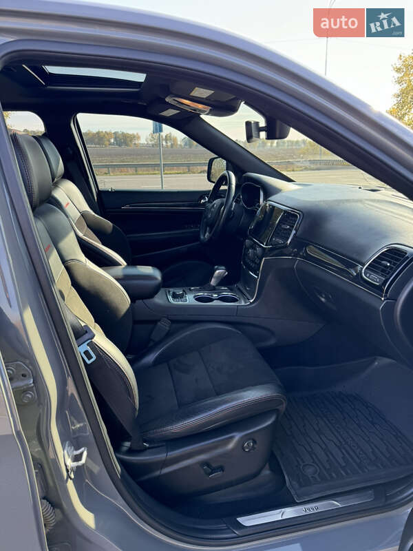 Внедорожник / Кроссовер Jeep Grand Cherokee 2020 в Киеве