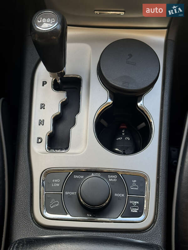 Внедорожник / Кроссовер Jeep Grand Cherokee 2011 в Рахове