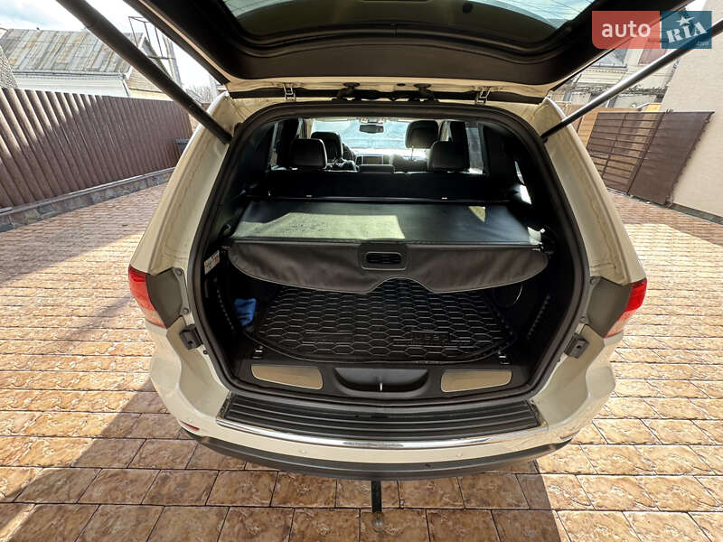 Внедорожник / Кроссовер Jeep Grand Cherokee 2011 в Рахове