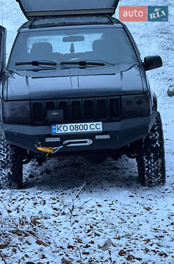 Внедорожник / Кроссовер Jeep Grand Cherokee 1996 в Хусте