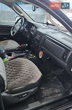 Внедорожник / Кроссовер Jeep Grand Cherokee 2002 в Черновцах