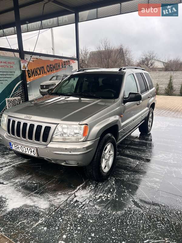 Внедорожник / Кроссовер Jeep Grand Cherokee 2002 в 